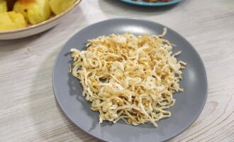 Сушеный лук в духовке. Домашняя приправа из лука