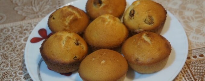 Простые кексы с изюмом