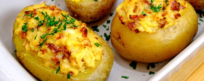 Фаршированный картофель, запеченный в духовке