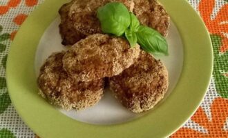Запеченные котлеты с грибами