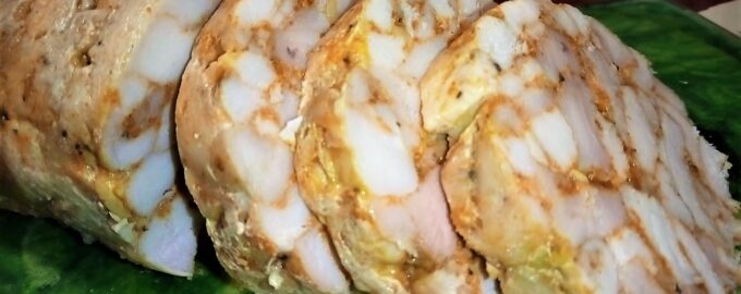Рулет домашняя колбаса из курицы