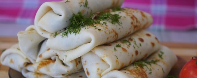 Блинчики с начинкой из бекона и грибов