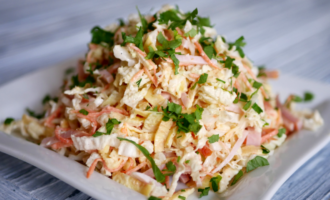 Вкусный салат с пекинской капустой