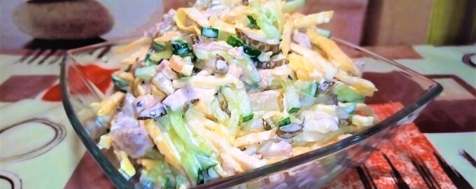 Салат с мясом и яичными блинчиками
