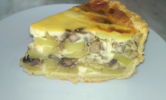 Пирог с картошкой и грибами