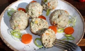 Фрикадельки из индейки с овощами