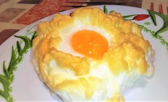 Воздушная яичница Облачко, необычный вкусный завтрак