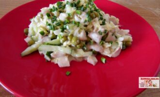 Постный салат с пекинской капустой и грибами