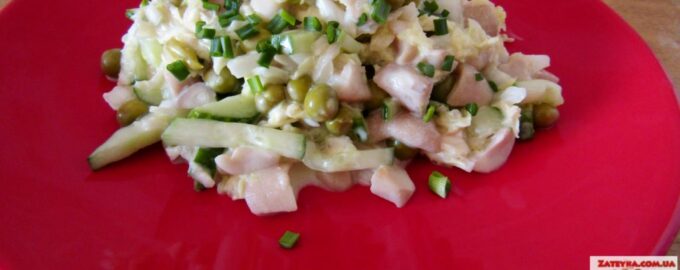 Постный салат с пекинской капустой и грибами