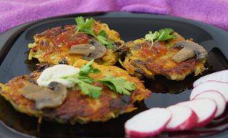 Постные картофельные драники с грибами