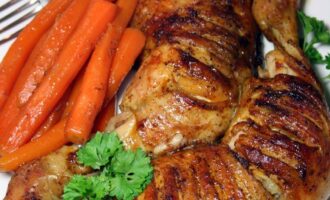 Курица с морковью в духовке