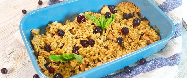 Яблочный крамбл из овсянки. Насыпной пирог из овсяной крошки