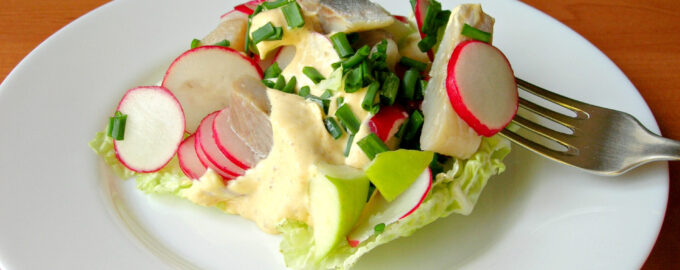 Салат «Норвежский» с сельдью. Вкусный салат за 5 минут!