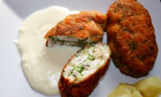 Куриные котлеты с брокколи