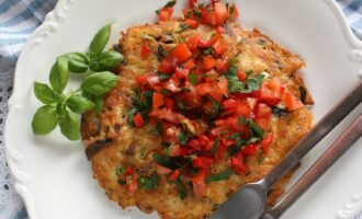 Драник с курицей, грибами и сыром