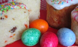 Пасхальные куличи на молоке с изюмом, курагой и цукатами