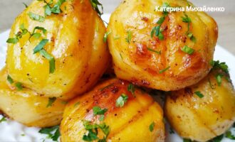 Запеченный картофель в духовке