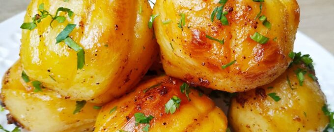 Запеченный картофель в духовке