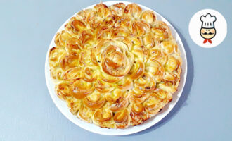 Мясной пирог "Хризантема" из дрожжевого теста