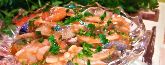 Закуска из селедки в соусе