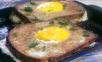 Вкуснейшие горячие бутерброды с сыром и яйцом. Рецепт быстрого завтрака