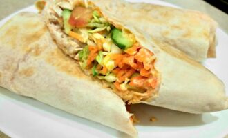 Сочная и вкусная шаурма с курицей