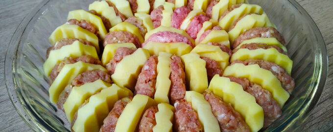 Картофель с фаршем запеченный в духовке