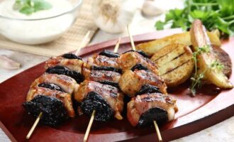Шашлык из свинины и бекона