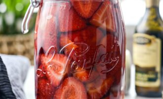 Маринованная клубника