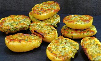 Картофель под ароматной хрустящей корочкой