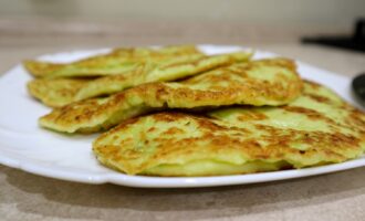 Кабачковые чебуреки с мясом