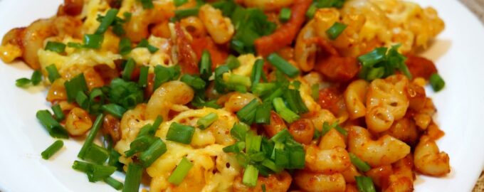 Очень вкусное блюдо из макарон и колбасы