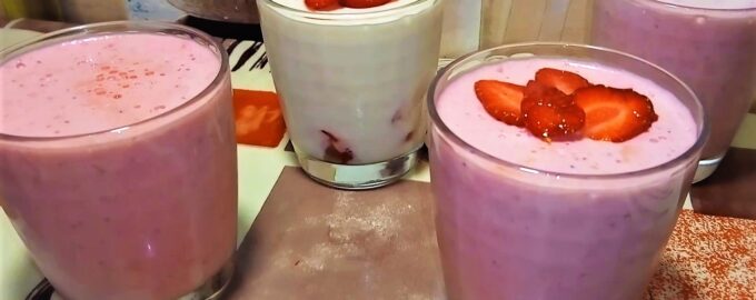 Творожно-сметанный десерт. Клубничный десерт в стаканчике