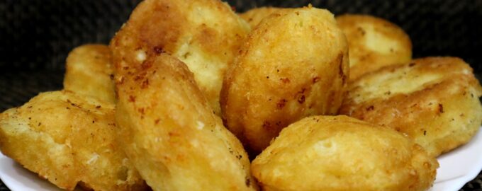 Пончики из творога на сковороде