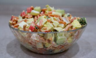 Салат «Вкусняшка» с крабовыми палочками