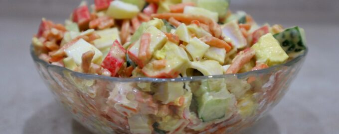 Салат «Вкусняшка» с крабовыми палочками