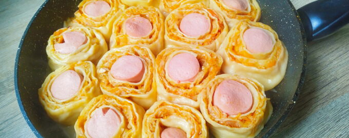 Горячее блюдо на сковороде из простых продуктов