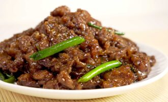 Гуляш из говядины по монгольски. Mongolian beef