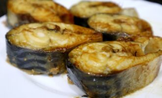 Запеченная скумбрия в духовке