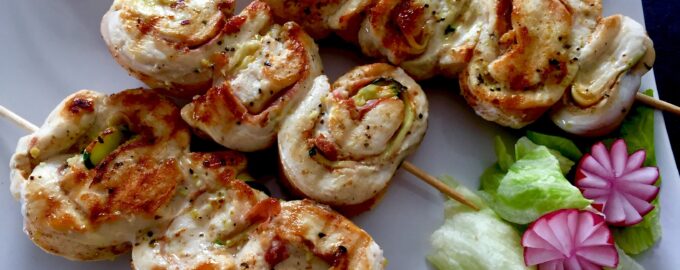 Куриные шашлычки с беконом и цуккини