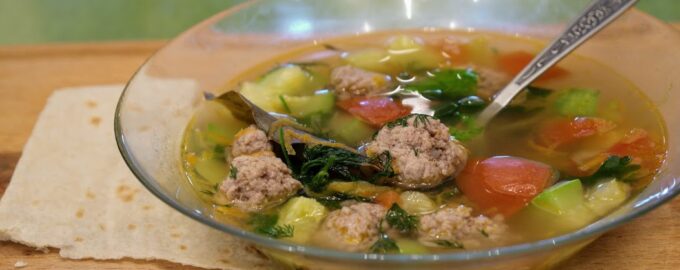 Легкий кабачковый суп с фрикадельками