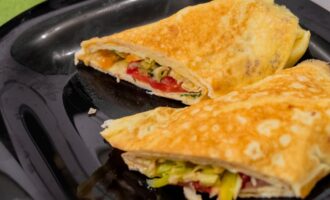Яичный рулет с овощами, как шаверма