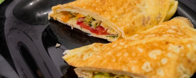 Яичный рулет с овощами, как шаверма