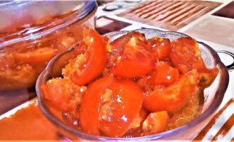 Маринованные помидоры и маринованные баклажаны закуски