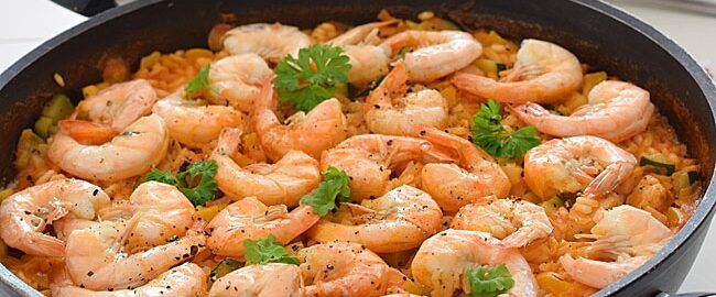 Паэлья с курицей и креветками
