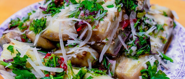 Острая закуска из баклажанов с сыром