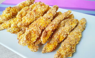 Хрустящие куриные стрипсы в духовке