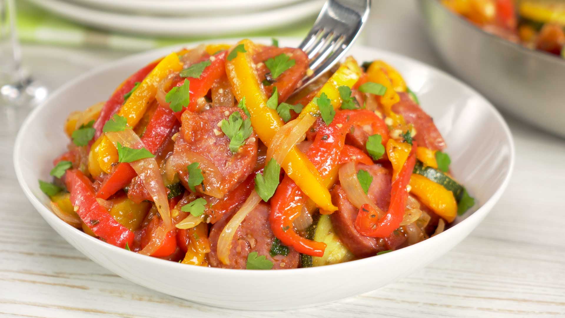 Закуска из кабачков, сладкого перца и лука в томатном соусе (на зиму)