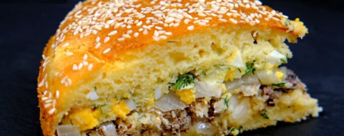 Заливной пирог с рыбными консервами