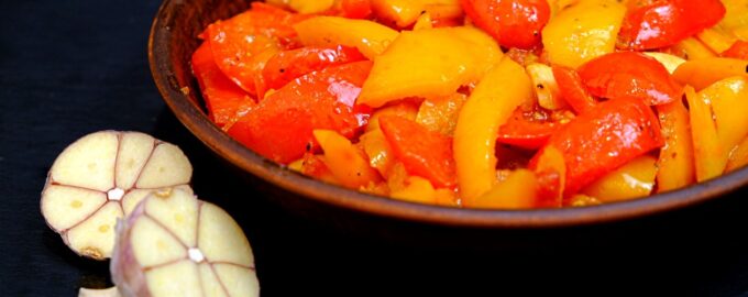 Пепероната итальянская вкусная закуска из болгарского перца